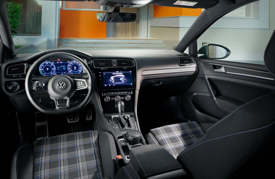 Торпедо Volkswagen Golf GTE (Typ 5G) 2019 года  (LA) (фото 4 из 5)
